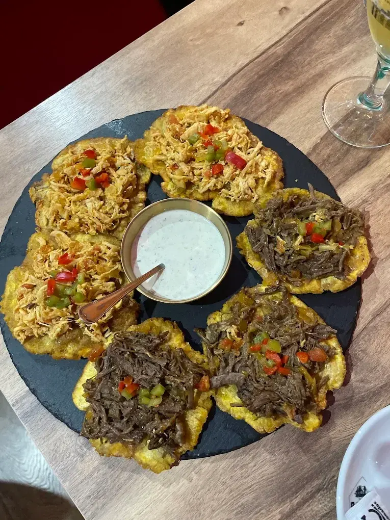Ración de patacón en Relaax Colombiano